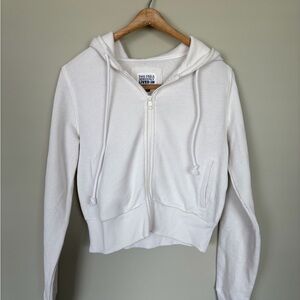 American Eagle Outfitters White Cropped Fitted Hoodie